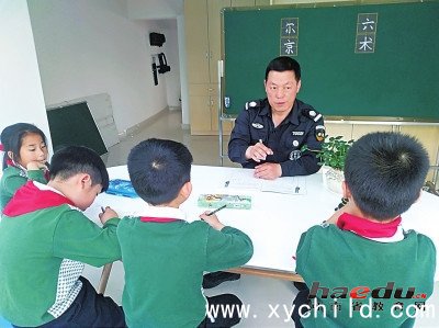 杭州这个学校的书法课是河南保安教的小学教诲网